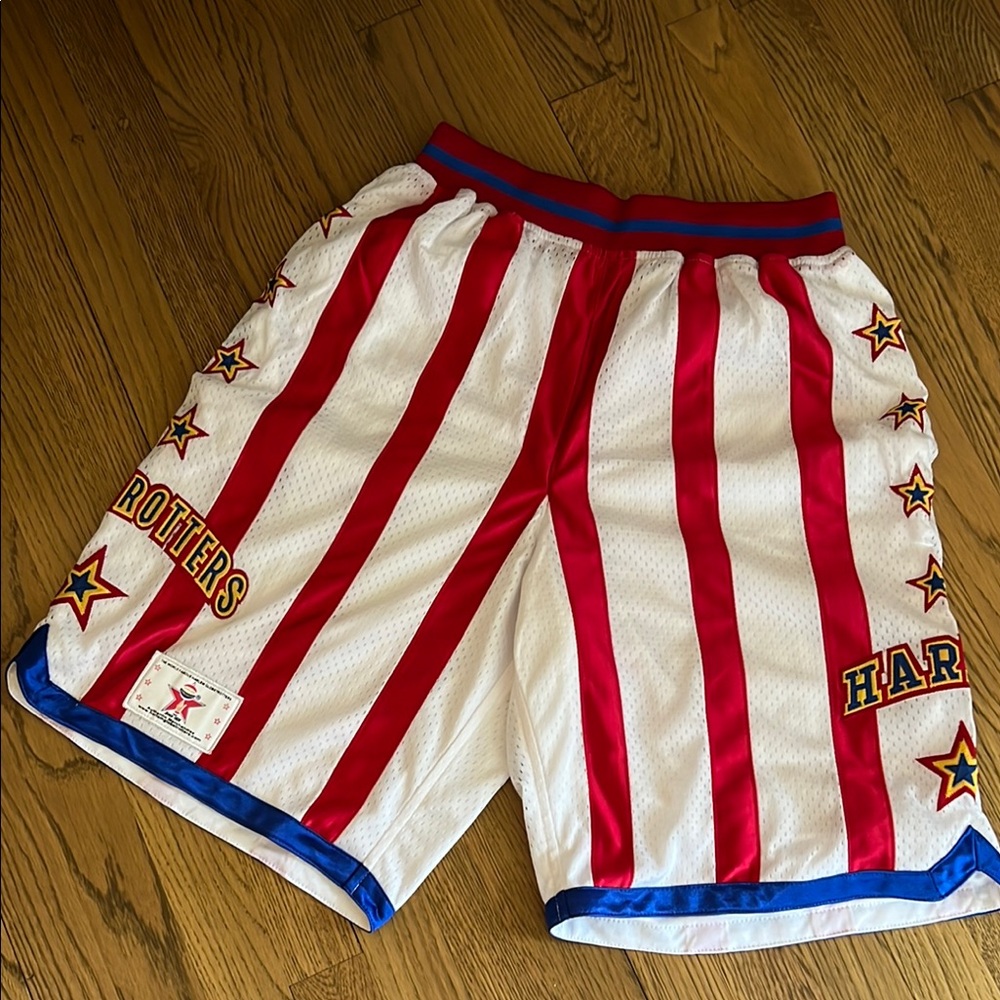 NWOT HARLEM GLOBETROTTERS Red and White Striped Basketball Shorts